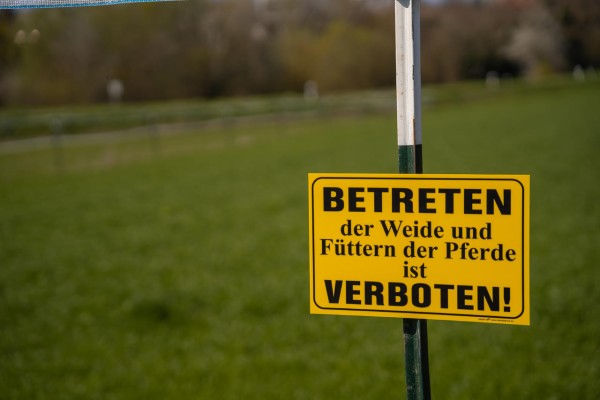 WAHL-Hausmarke Hinweisschild "Betreten der Weide..."