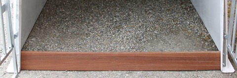 Kerbl Schwelle aus Lärchenholz für CALFHOUSE